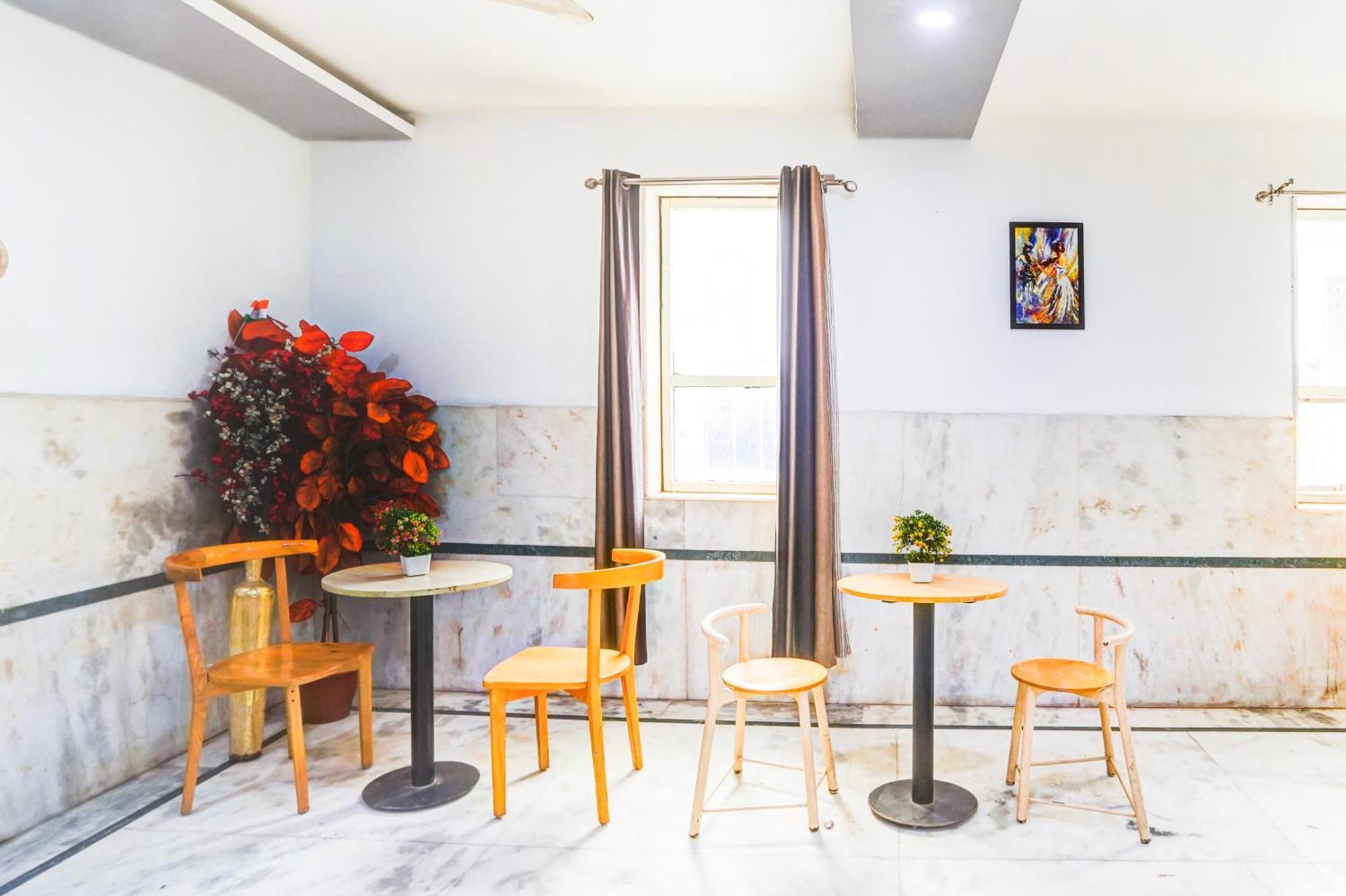 Super Collection O Sector 110 Noida Hotel Bagian luar foto